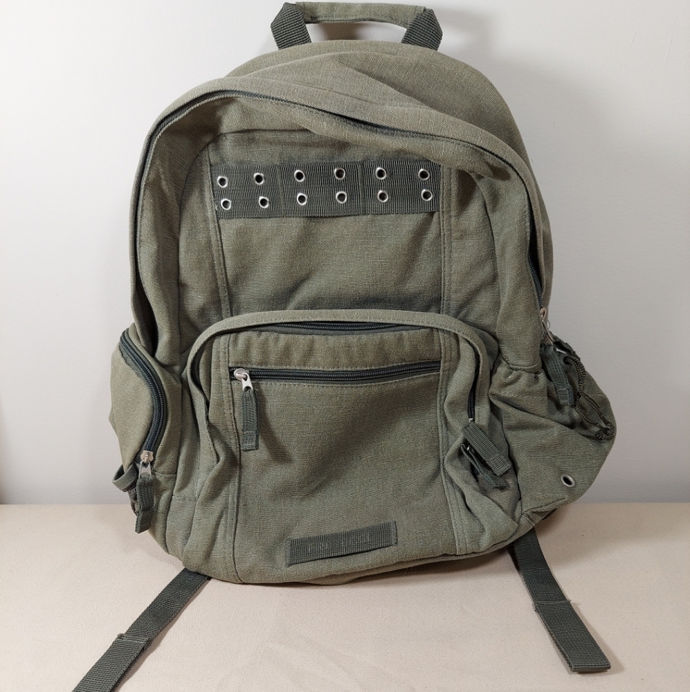 PROTOCOL GEAR BACKPACK - GRAY / STURDY / CANVAS / 13"W x 17"H x 6"D / 6 POCKET